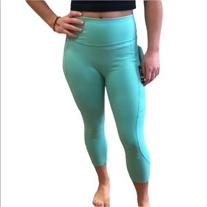 NWT Gottex Capri length leggings with phone pocket